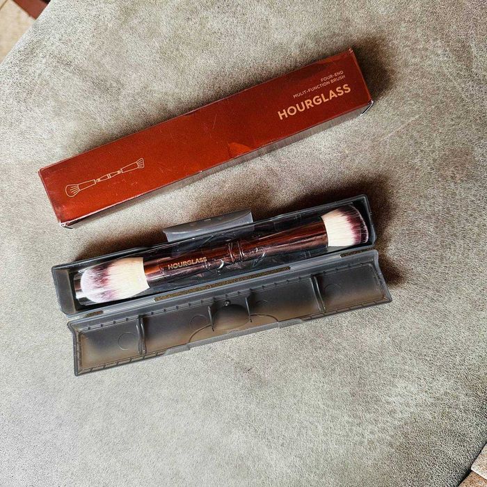 Набір пензликів для макіяжу  4 в 1 hourglass