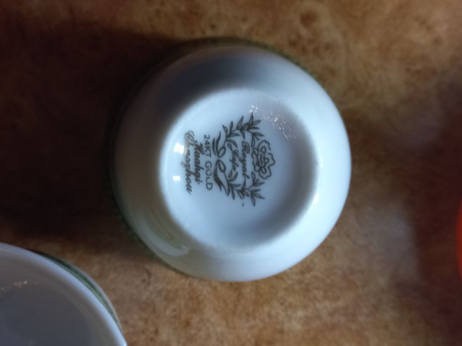 Продам чашечки фарфор Рояль 600 грн. Для кофе. 24 КТ золота.