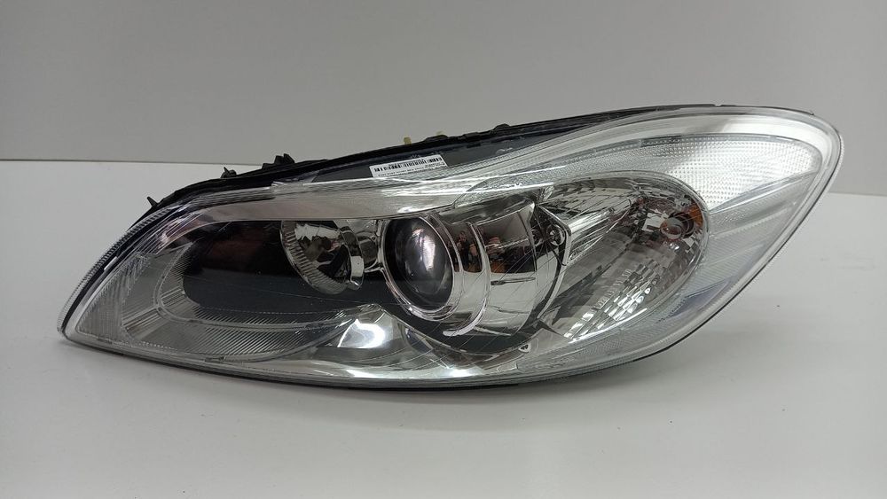 Фара левая Volvo C30 xenon 2010-2012 31299818