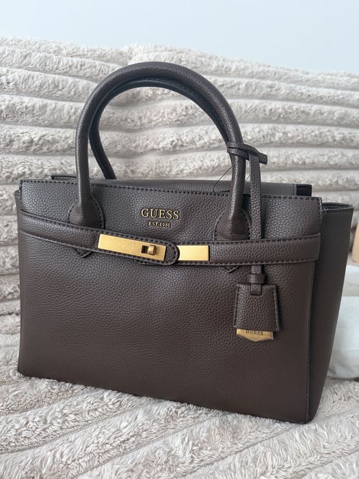 Сумка Guess шоколадного кольору