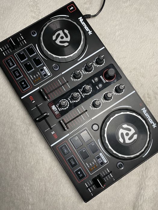 DJ контролер Numark Party Mix | Serato DJ Lite