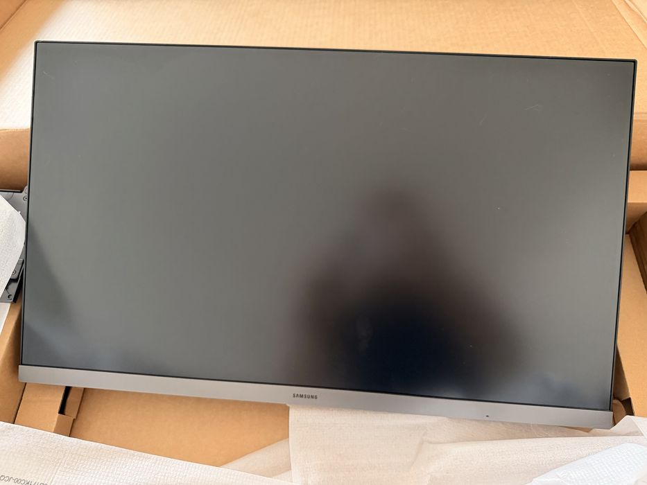 Monitor Samsung 24” IPS Full HD 100Hz FreeSync – Como Novo