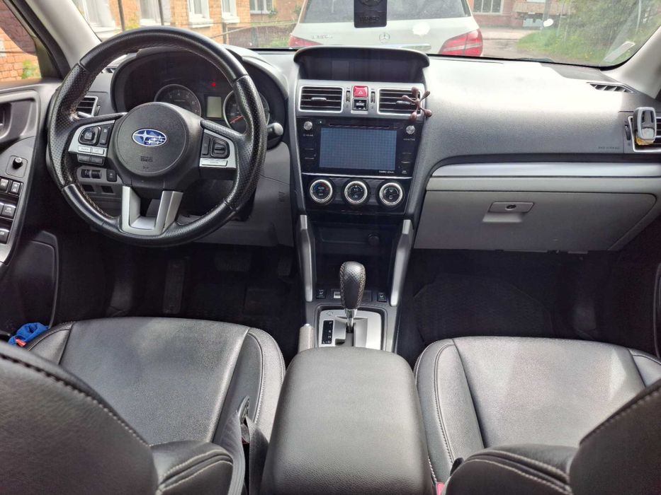 Subaru Forester 2016 рік
