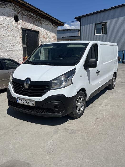 Автомобіль Renault trafic