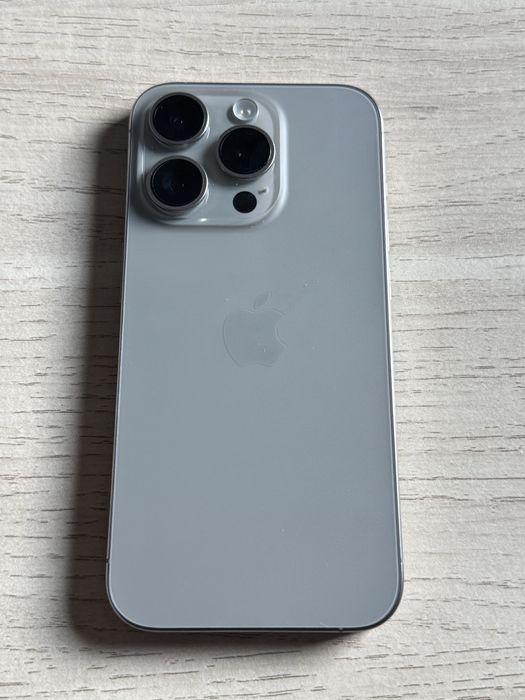 iPhone 15 Pro - 256GB