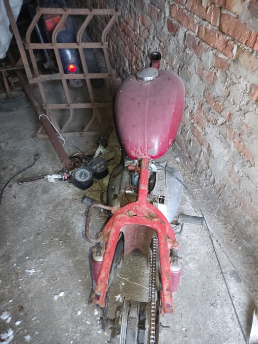 двигатель из явы А остальное в подарок