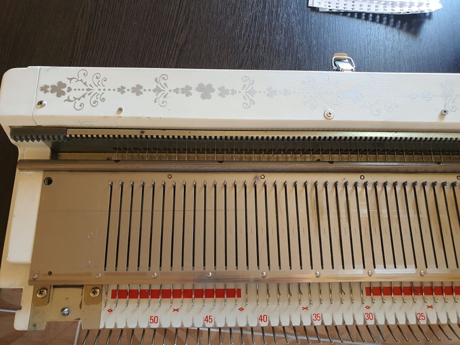 Вязальная машина silver reed sk155.  Вязальная машинка 3 класс