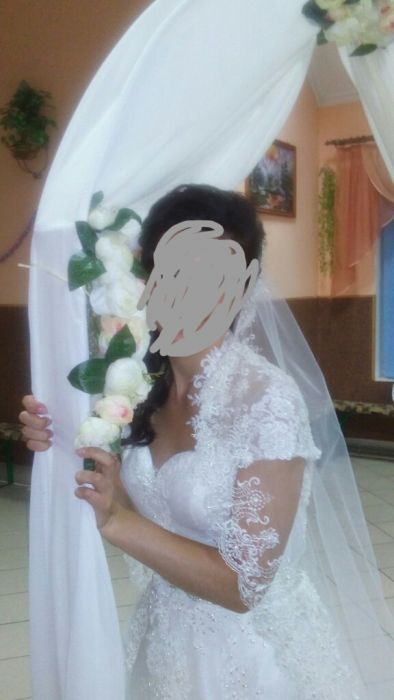 Весільна сукня