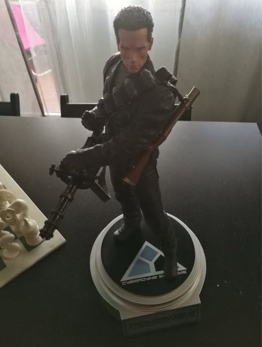 Sideshow  T-800 Premium Format