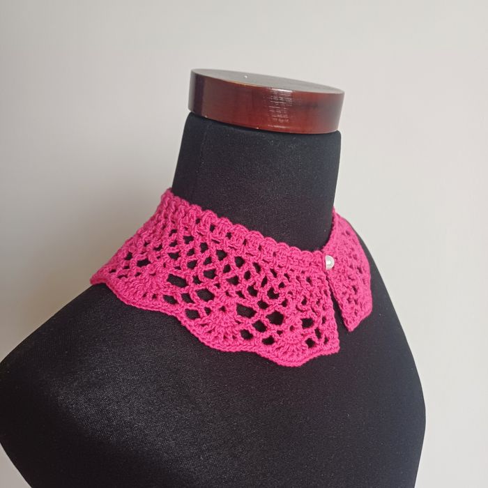 Szydełkowy kołnierzyk hand made róż