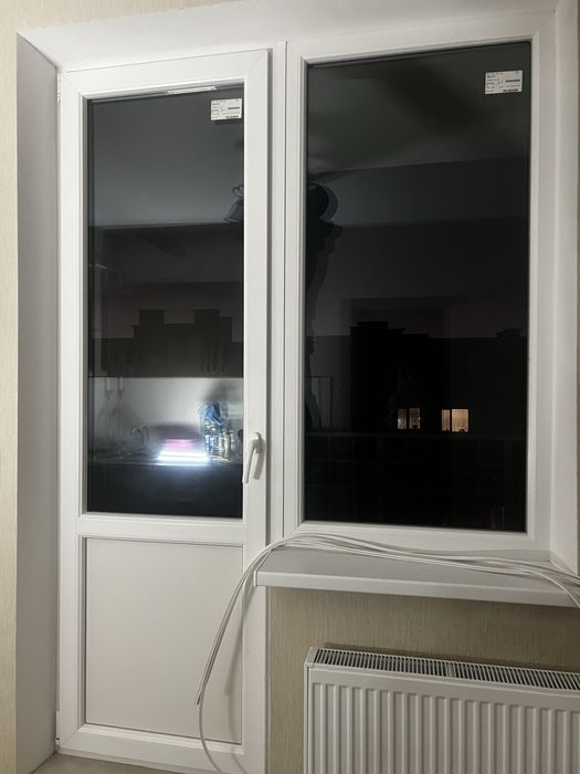 Металлопластиковая дверь с окном