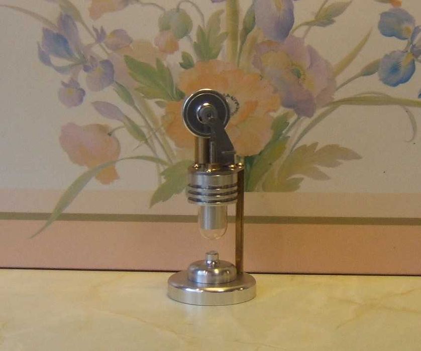 Brinquedo técnico - Motor Stirling vertical