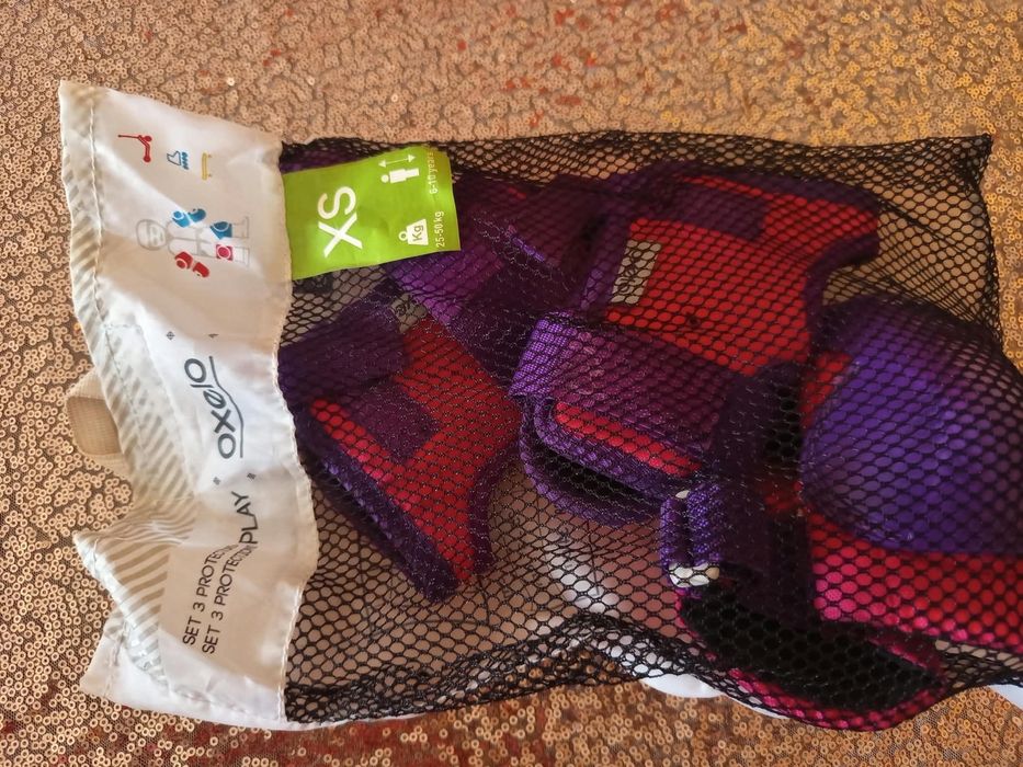 Patins, capacetes e protecões