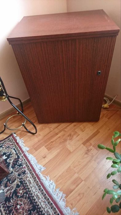 Швейна машинка Чайка з тумбою