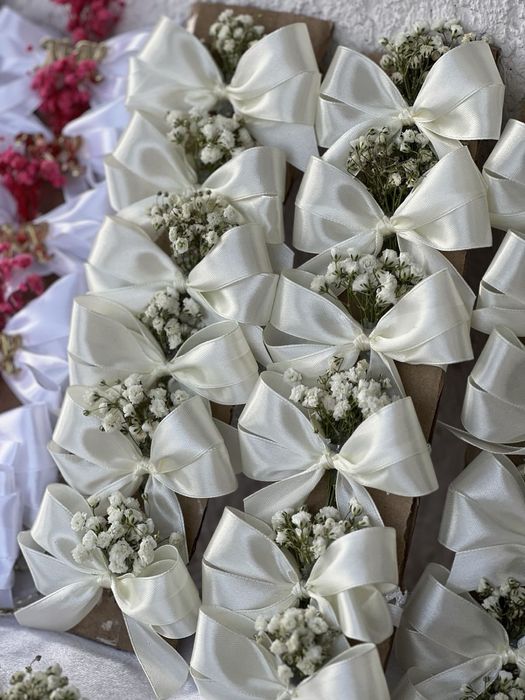 Бутоньєрки на замовлення | від 25 грн