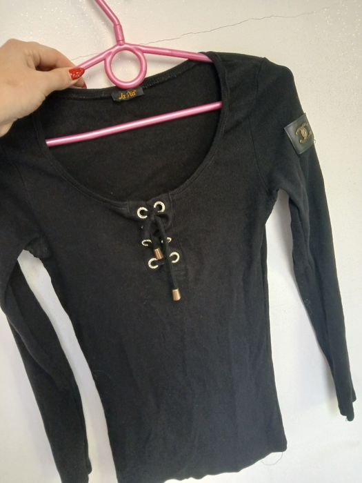 Bluzka czarna ż dekoltem