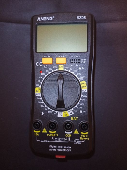 Multímetro Digital/Digital Multimeter