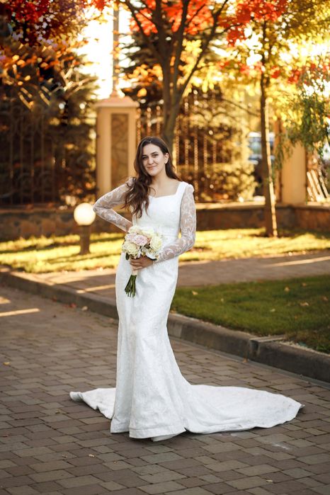 Продається весільна сукня