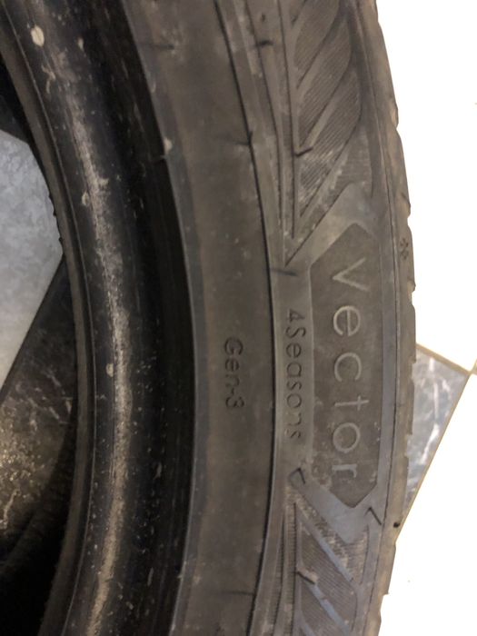 225/50/18 goodyear vector4seasons