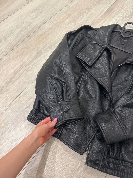 Шкіряна куртка з нової колекції Zara