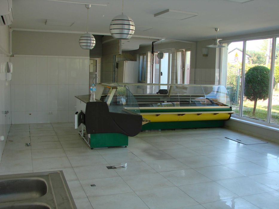 Lokal (145 m2 ) na sklep ,biuro, gabinet, gastronomia ,apteka i inne