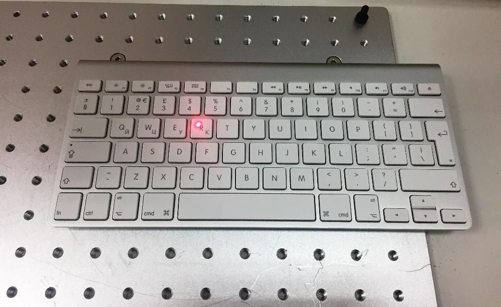 Лазерная гравировка клавиатуры MacBook Ноутбуков Клавиатур