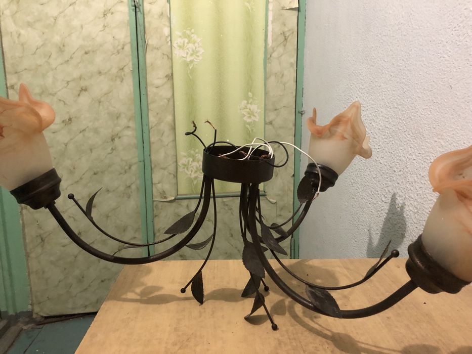 Люстра кованая на 3 лампочки