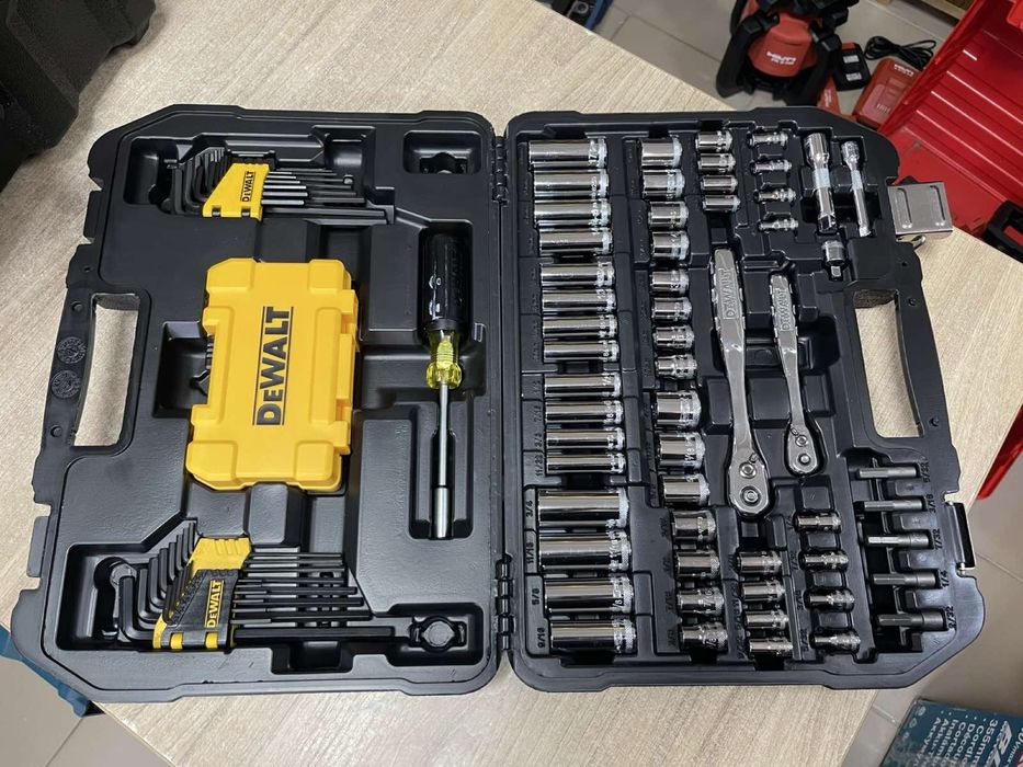 DeWALT DWMT73803 / Набір торцевих головок та ключів Девольт (142 предмета, 1/4" та 3/8")