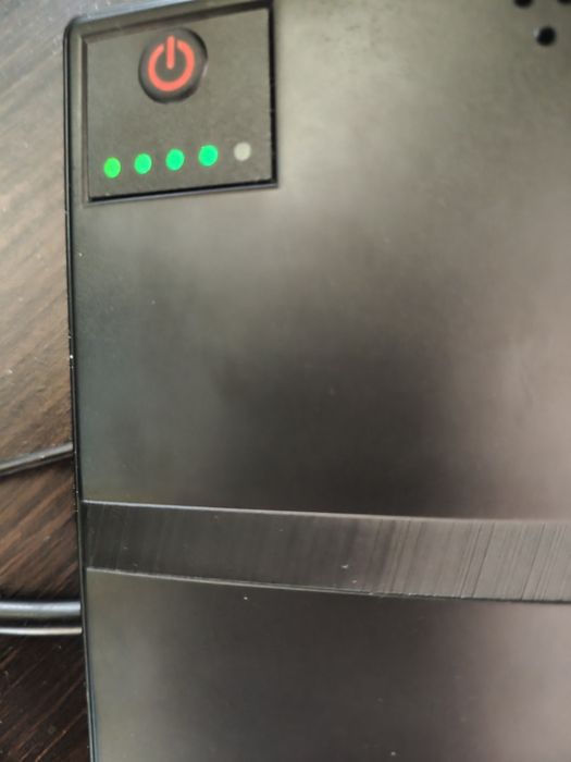 Безперебійник ДБЖ DC1018L  ,Powerbank  + 4× 18650 UPS на 4000 mAh