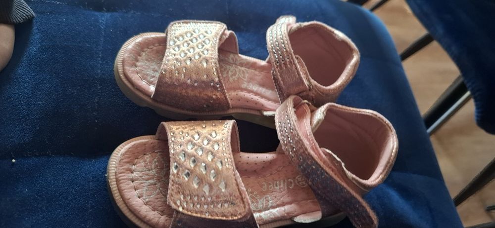 Sandałki dziecięce