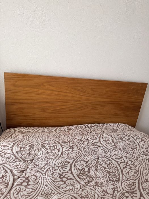 Cama de madeira com 2 gavetões + estrado e colchão (1,26x1,90)