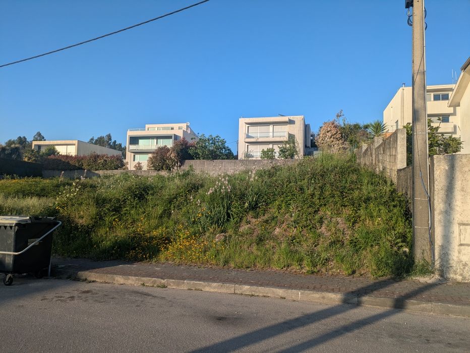 Terreno construção 625 M2  em Espinho Braga