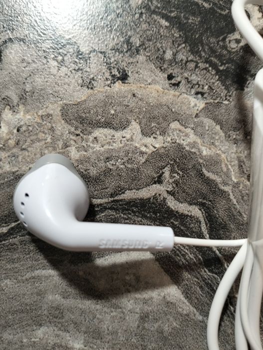 Наушники Samsung,новые