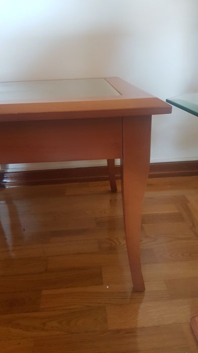 Mesas Cerejeira Maciça (Apoio 3)