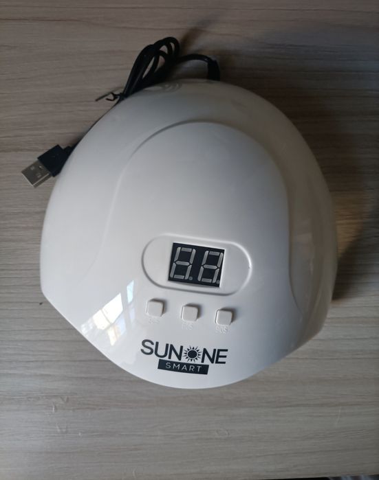 Ogromny zestaw z lampa i lakierami do manicure hybrydowowego