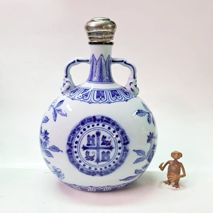 Cantil Português em porcelana da Vista Alegre