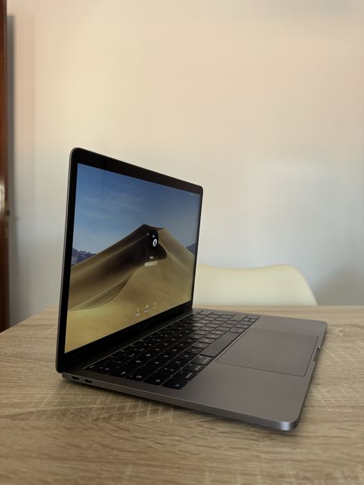 Macbook pro 13 i5 2017497401938104832002