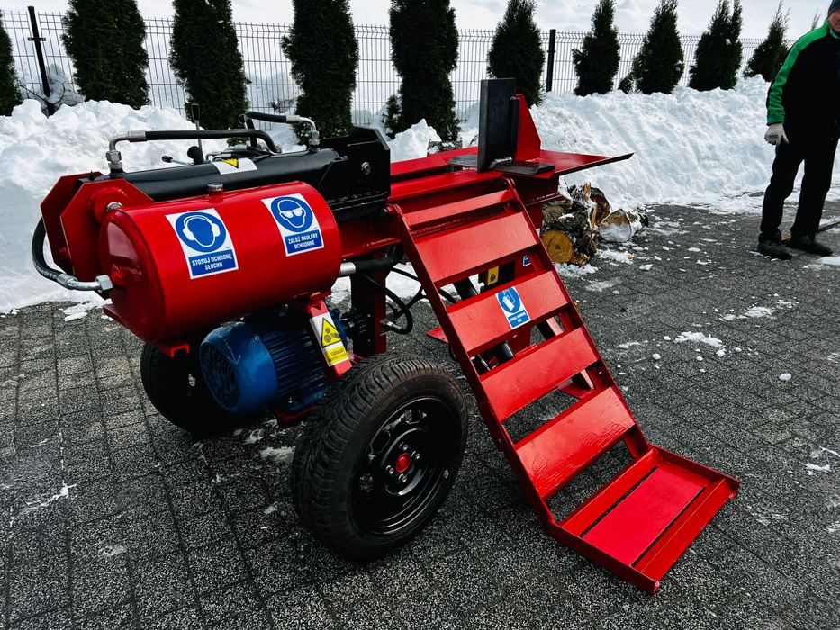 Łuparka hydrauliczna pozioma do drewna