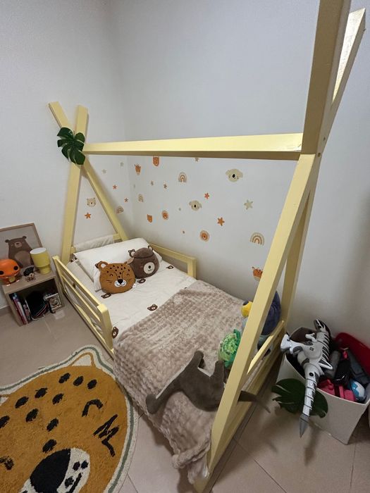 Cama e colchão criança