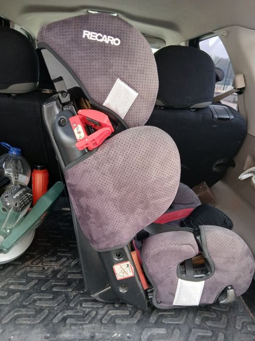 Продам автокрісло Recaro.