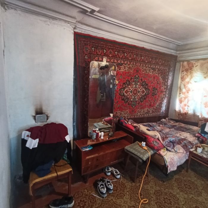 Продаю будинок 6 военна 4 кімнати,