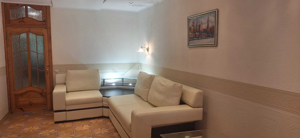Продам 3 кімнатна квартира біля метро Перемога - View 2