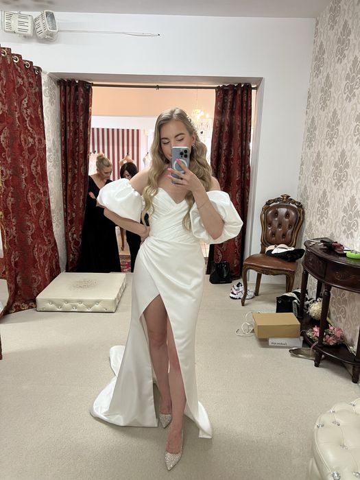 Satynowa suknia ślubna