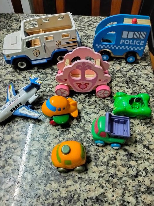 Brinquedos e miniaturas para coleção