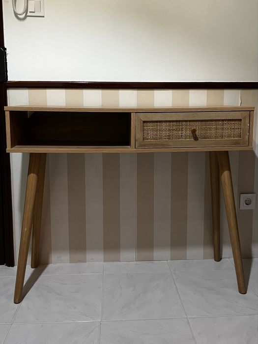 Movel de entrada em excelente estado