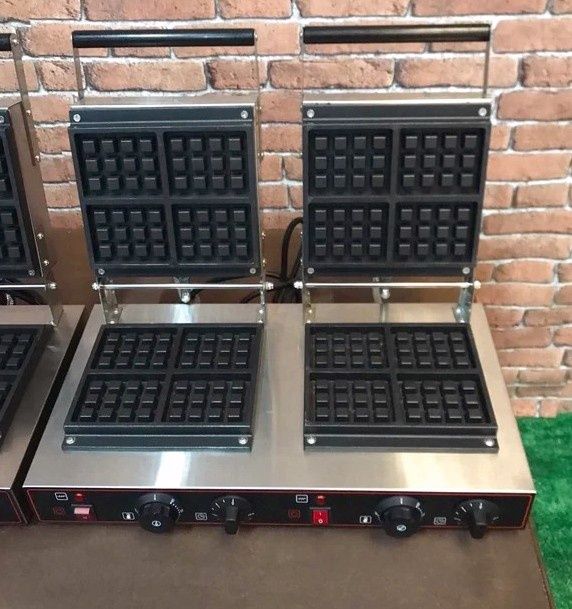 Máquina de waffles elétrica