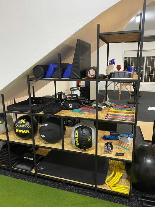 Suportes de Halteres, Kettlebells, bolas, bolas medicinais.etc