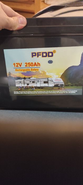 Bateria bateria recarregável 12v 250Ah e carregador 220v