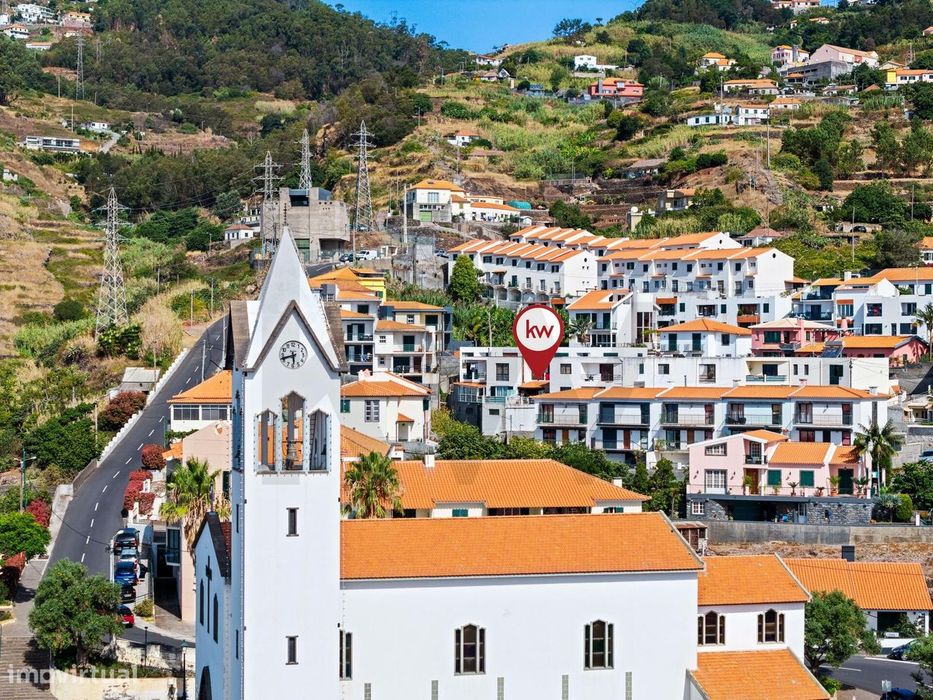 T2 Assomada- Churrasqueira, Sala Ampla e Estacionamento- Excelente Loc
