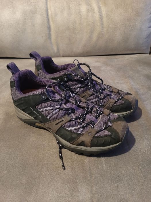 Ténis Merrell 
Estão em óptimo estado!
Tamanho 39
Ténis